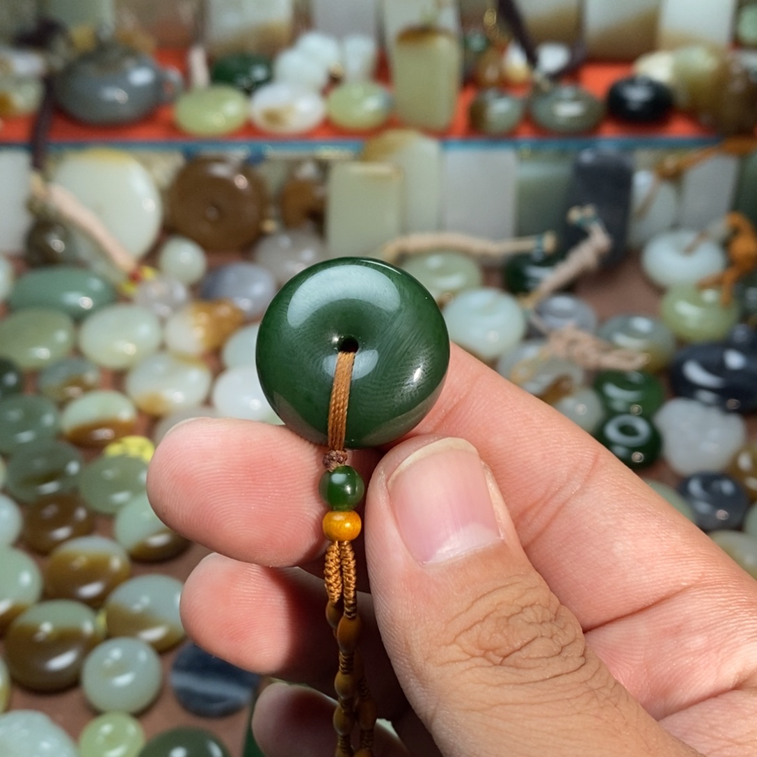 摸***头和田玉未镶嵌吊坠(不含链)