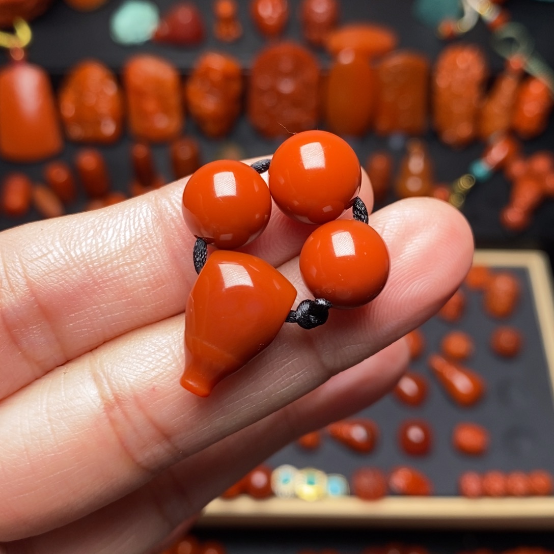 南红玛瑙纯色锦红配饰套装未镶嵌