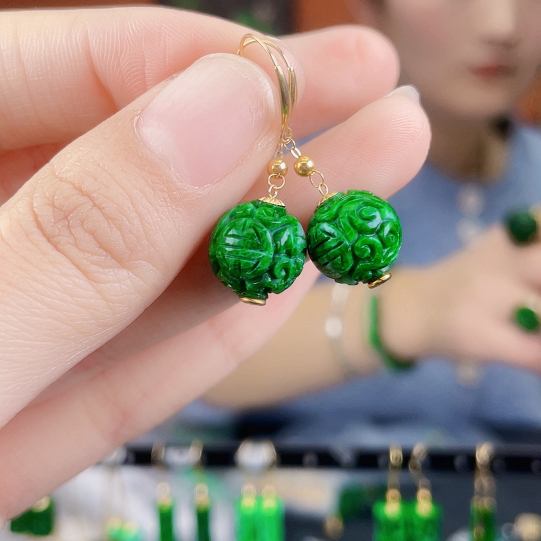 翡翠18K金镶嵌耳饰