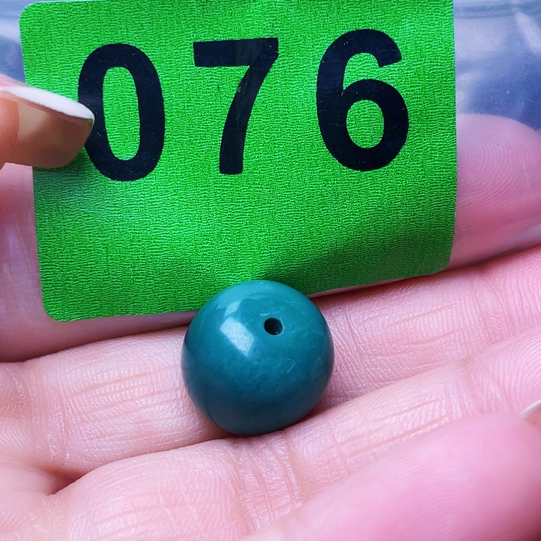 十堰原生态绿石头特色手工配饰