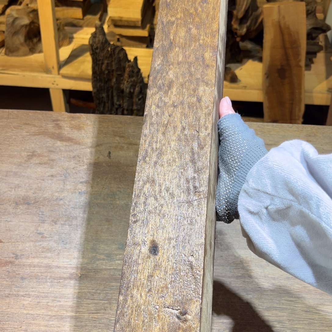 汪***汪木质类金丝楠原材料