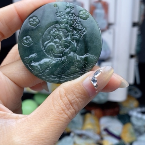 翡翠颈饰未镶嵌翡翠