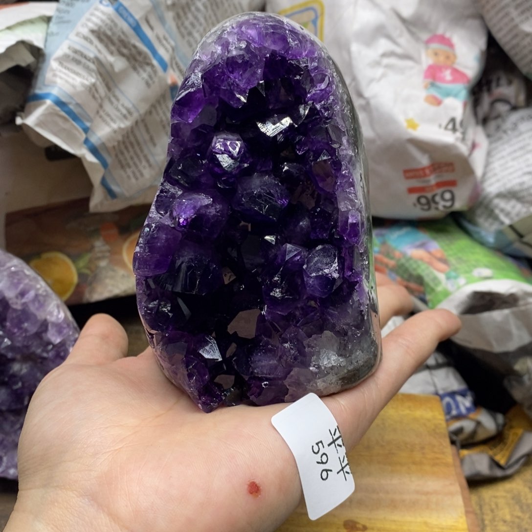 紫晶乌拉圭未镶嵌