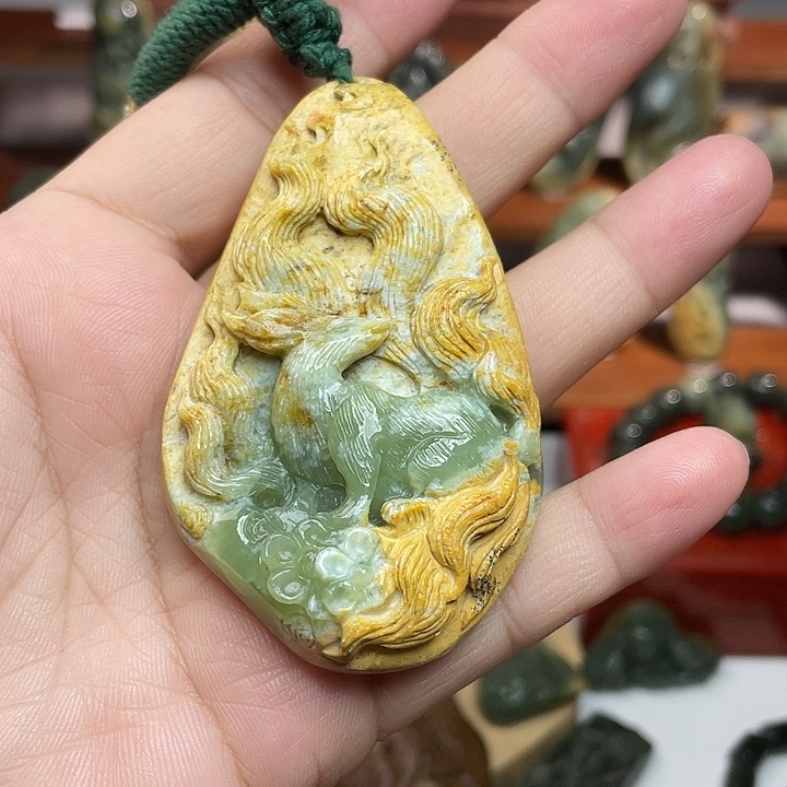 王***️岫岩河磨玉（透闪石质玉）未镶嵌吊坠(不含链)