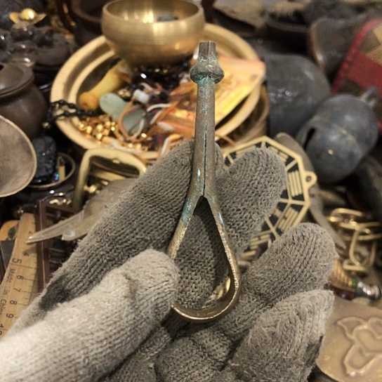 曾***波闪电购铜摆件工艺品