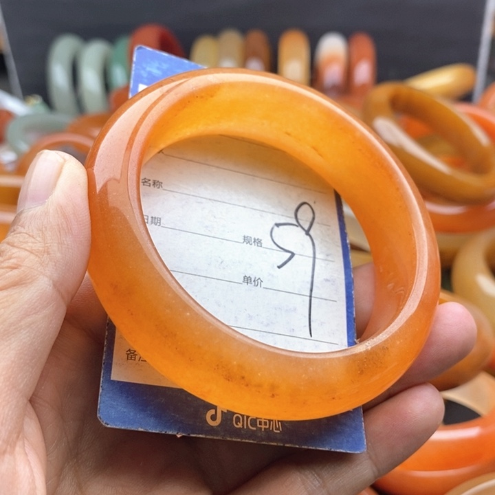 石英质玉手镯未镶嵌