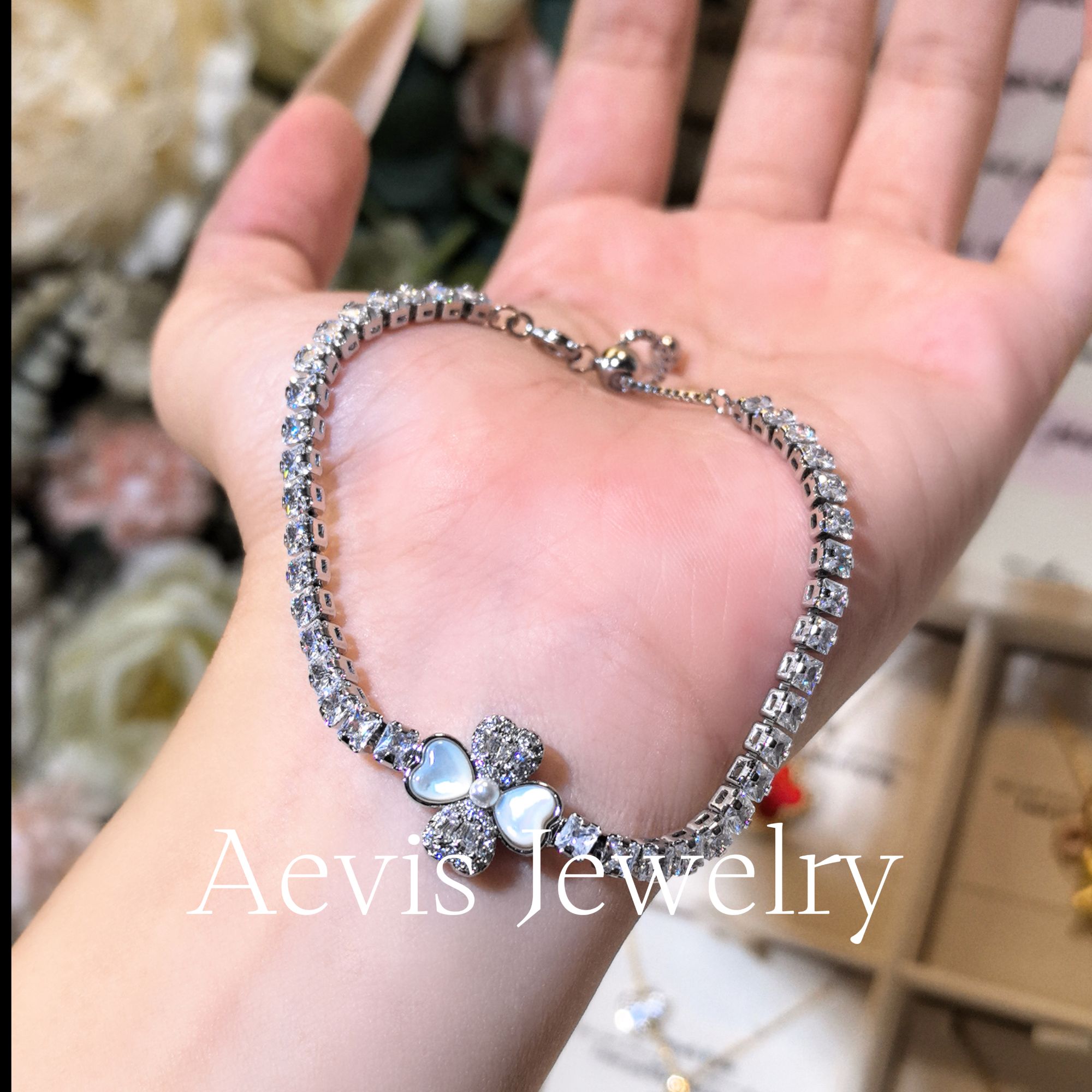 铜合金仿水晶手链 Aevis Jewelry水晶四叶草手链原创高奢设计感