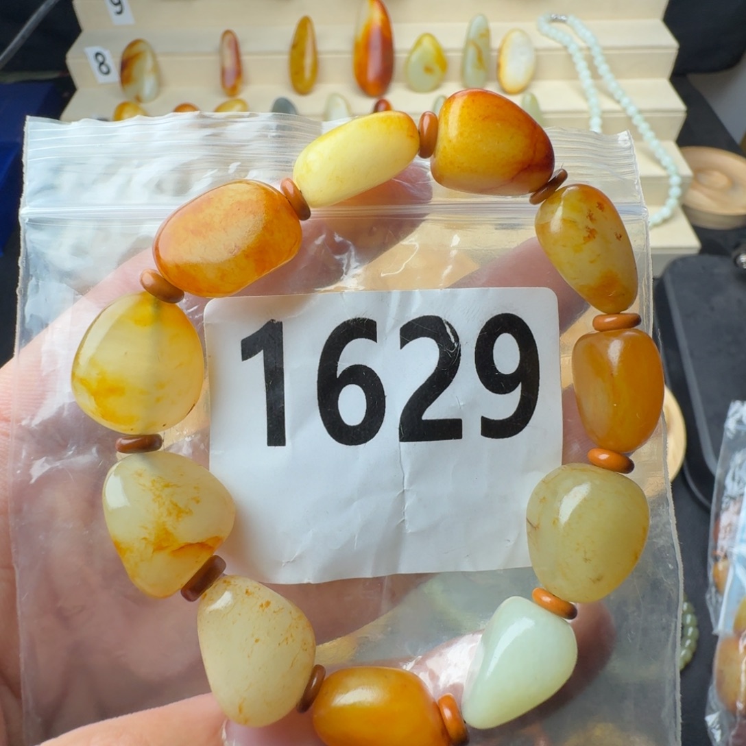 和田玉未镶嵌手串