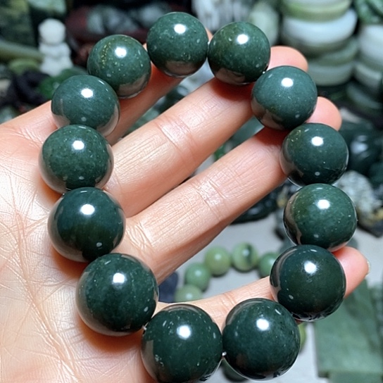 未镶嵌和田玉（糖玉）珠宝半成品