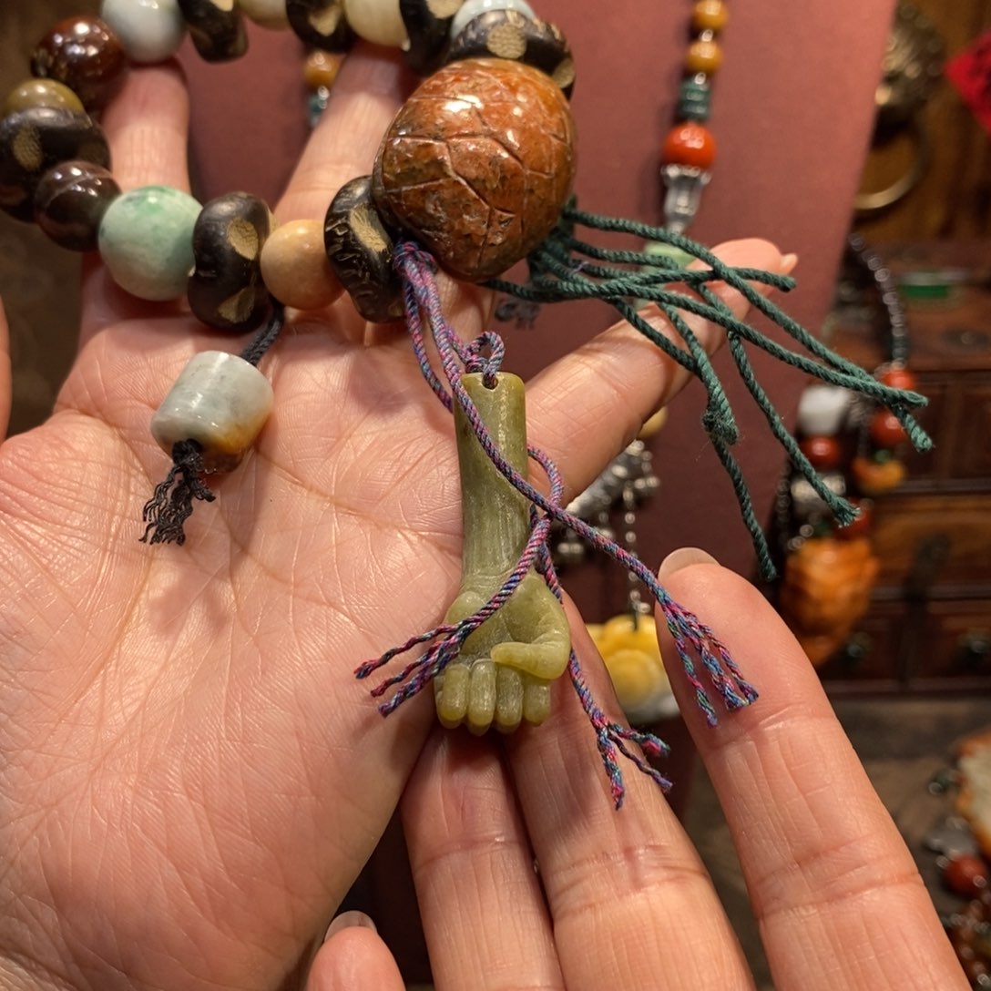 翡翠吊坠(赠链)未镶嵌