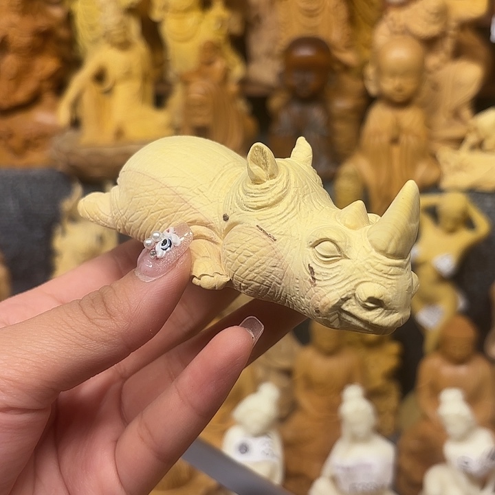 黄杨木黄杨木瑕疵犀牛