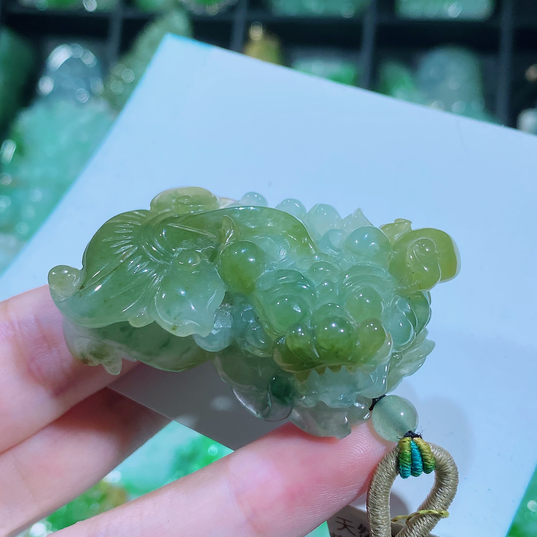 缅甸天然翡翠A货黄加绿霸王貔貅吊坠