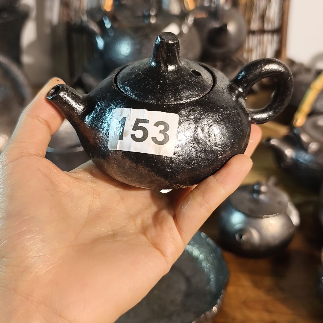 ****马泥塑荥经黑砂茶器鑫山烧