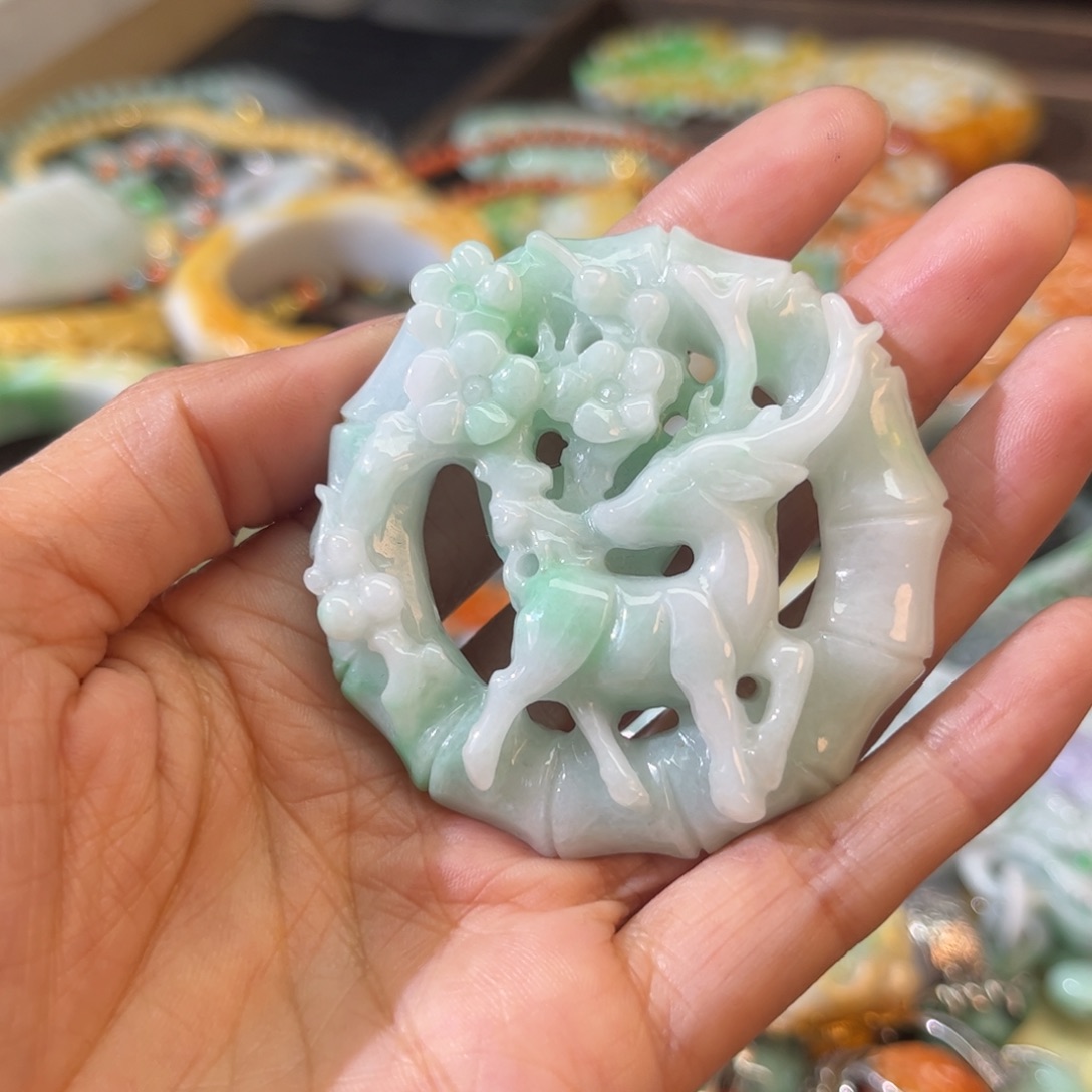 翡翠颈饰未镶嵌待编款