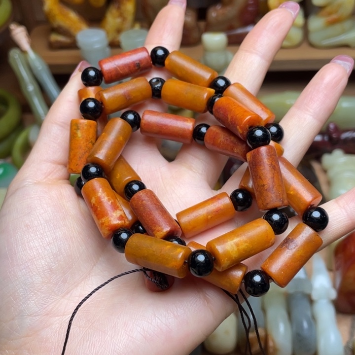 蛇纹石玉未镶嵌颈饰