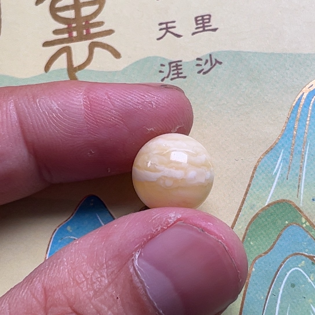 石***店琥珀未镶嵌裸石蜜蜡圆珠虎皮瑕疵