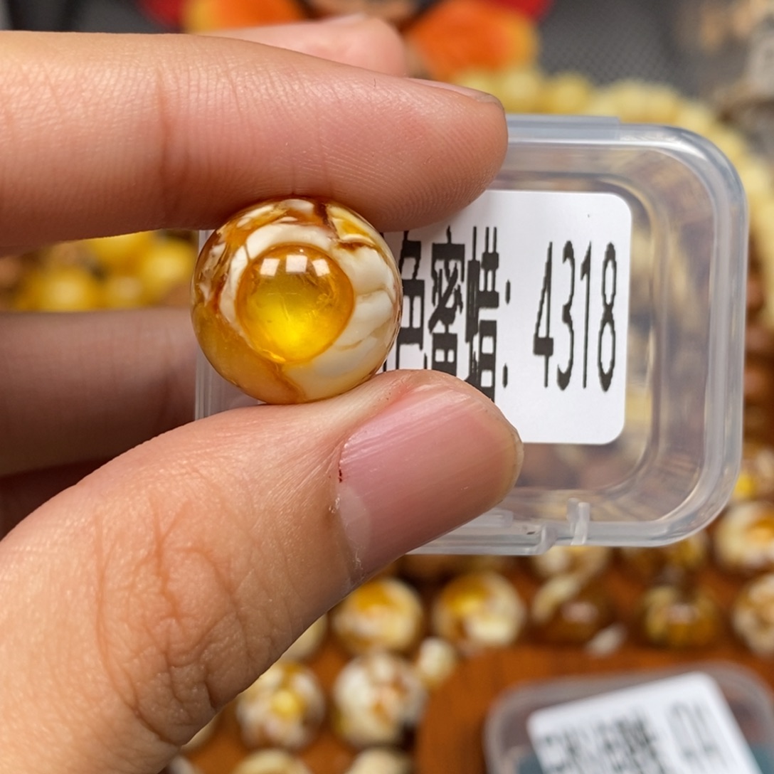 蜜蜡未镶嵌珠宝奇石4318