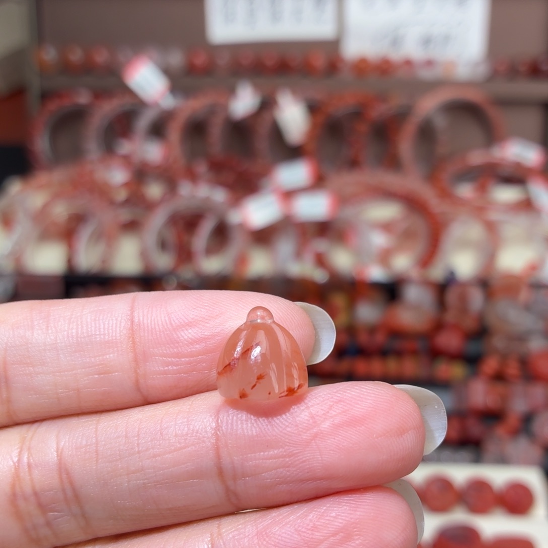 南红玛瑙未镶嵌颈饰莲蓬