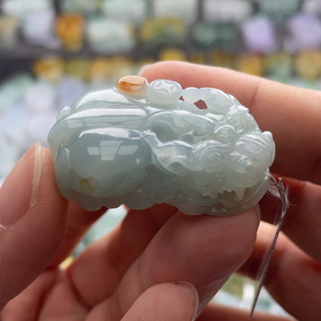 翡翠颈饰未镶嵌貔貅