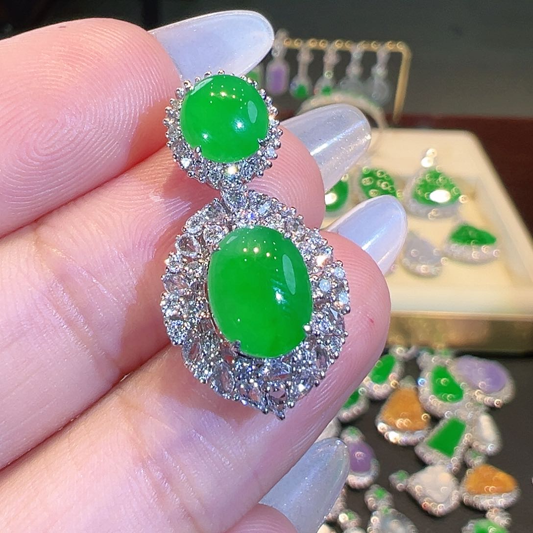 翡翠吊坠(不含链)18K金镶嵌翡翠