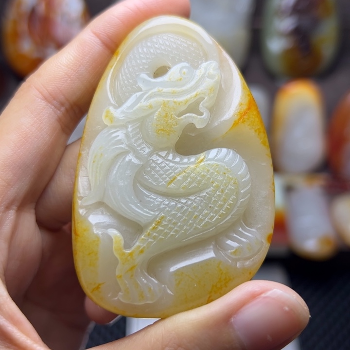 和田玉未镶嵌颈饰