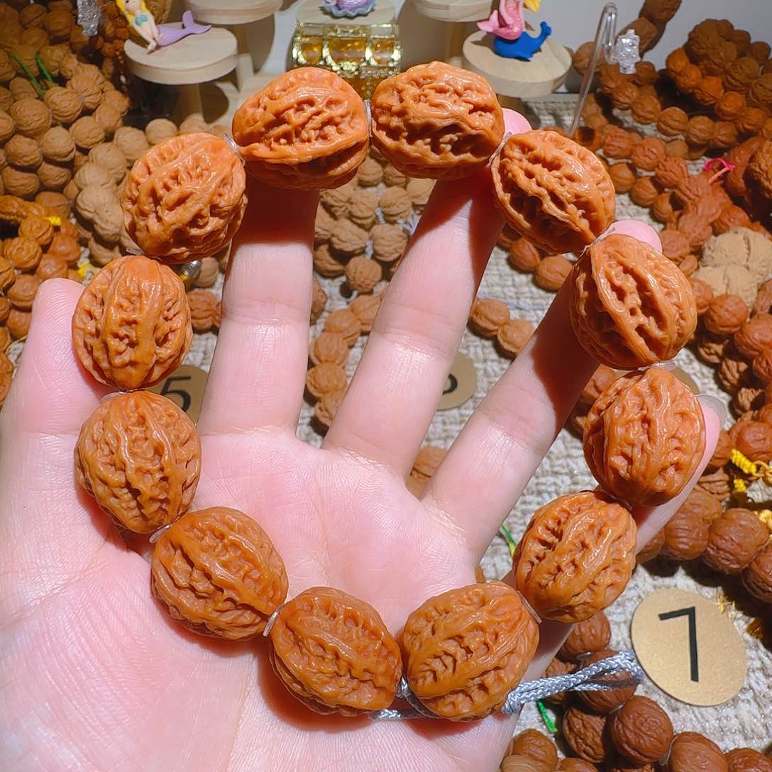 文玩核桃吊坠绣花鞋小枣