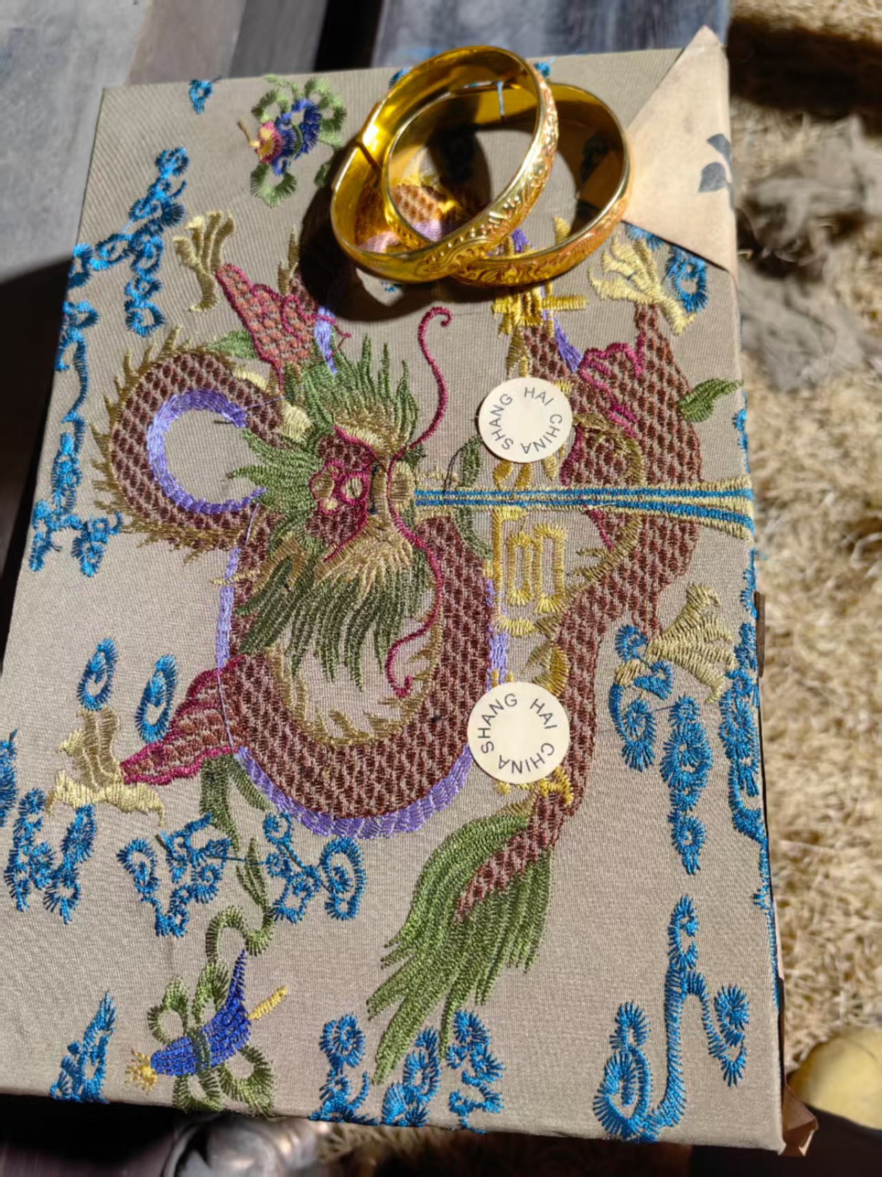 1个卡其色盘龙大和子摆件链接