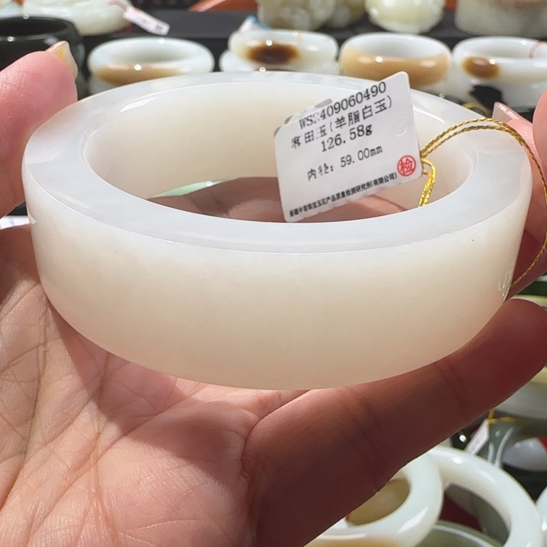 和田玉手镯未镶嵌