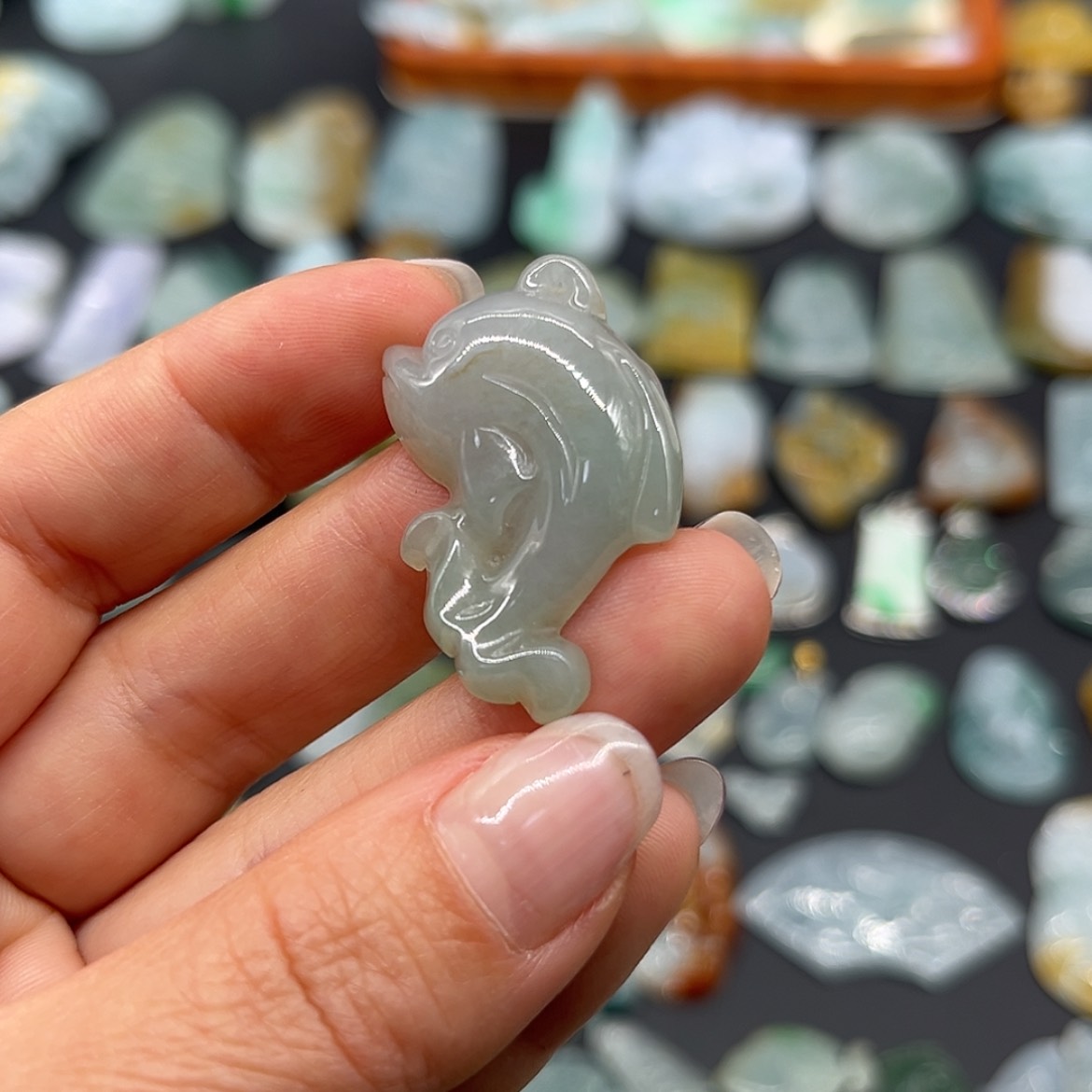 【闪购商品】翡翠颈饰未镶嵌海豚
