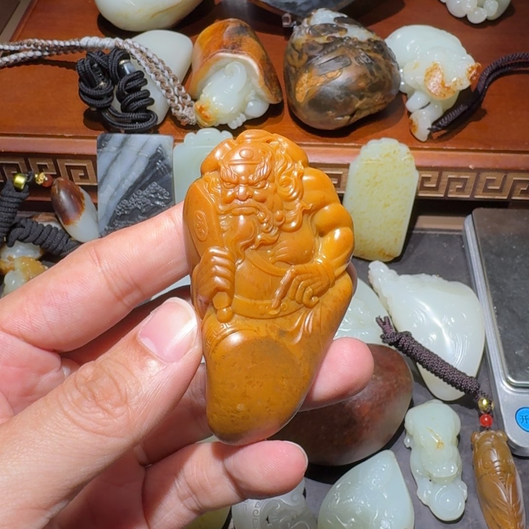 颈饰未镶嵌和田玉（子料）钟馗