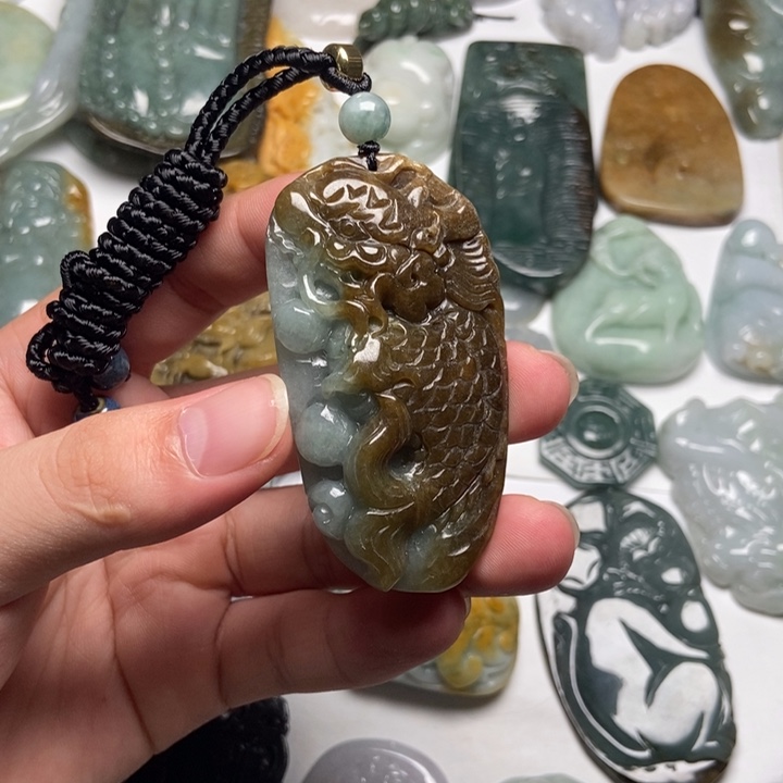 翡翠未镶嵌颈饰龙鱼36