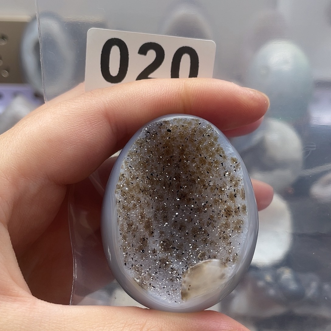 恢***恢未镶嵌水晶大型摆件（非配饰）