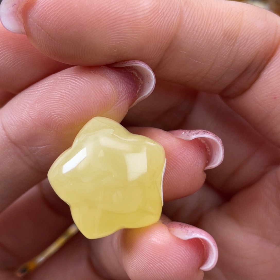 琥珀裸石未镶嵌蜜蜡