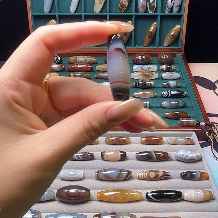 玛瑙/玉髓未镶嵌吊坠(赠链)