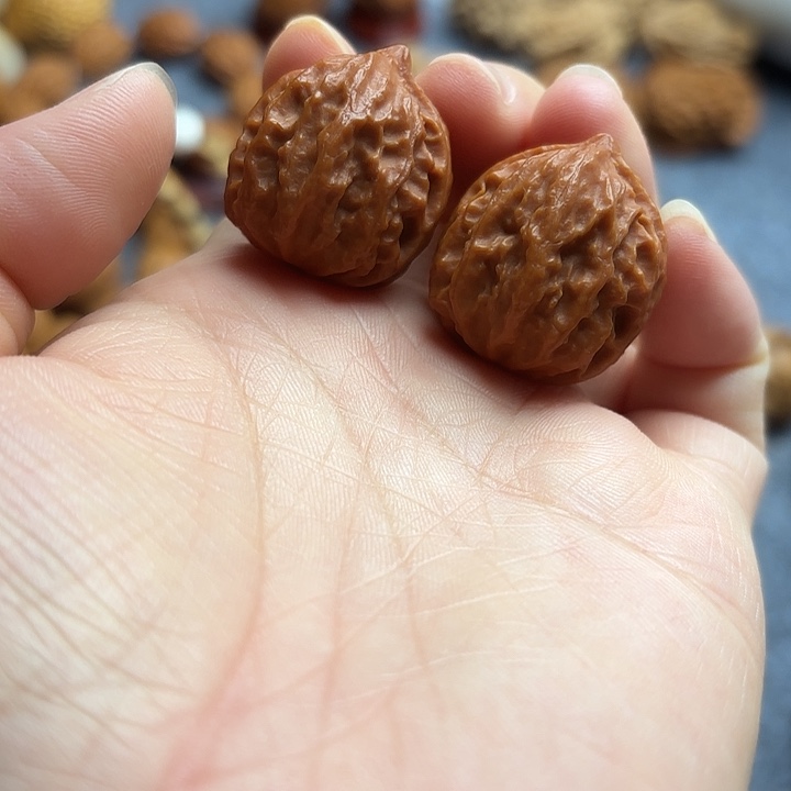 文玩核桃把件火焰纹八棱手捻1745