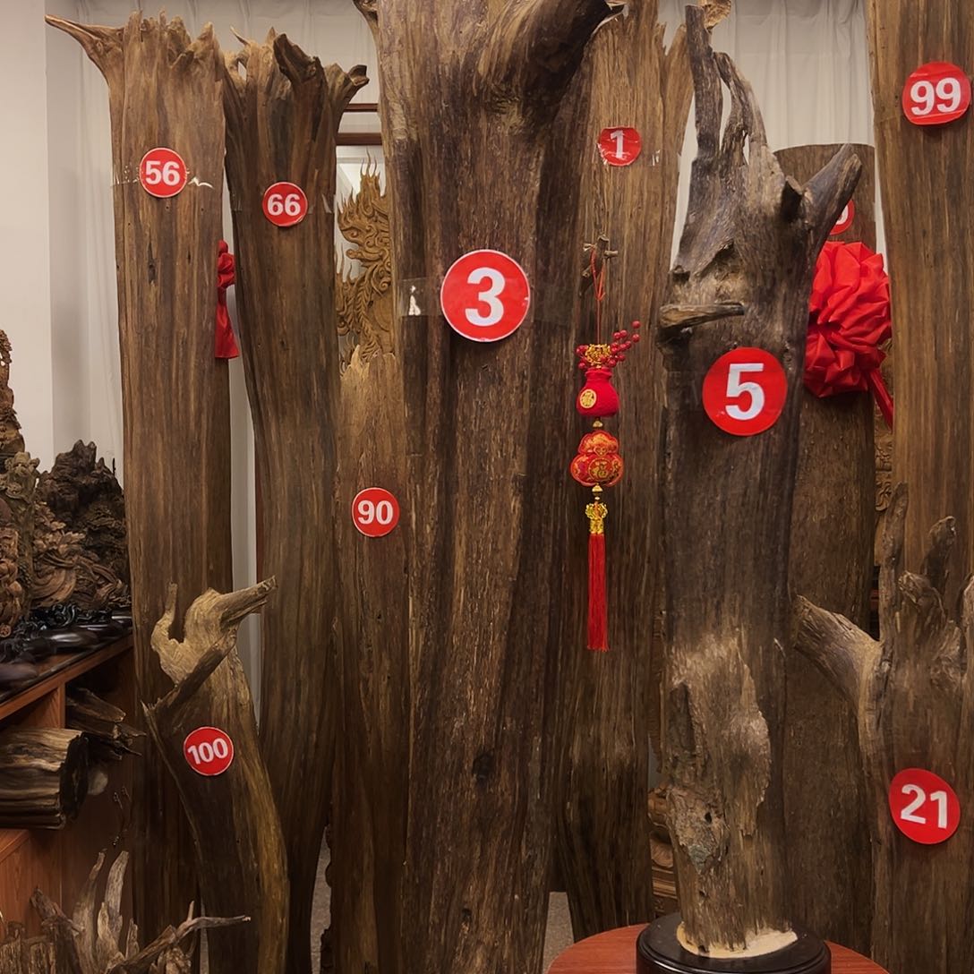 沉香摆件用****8沉香摆件➕底座