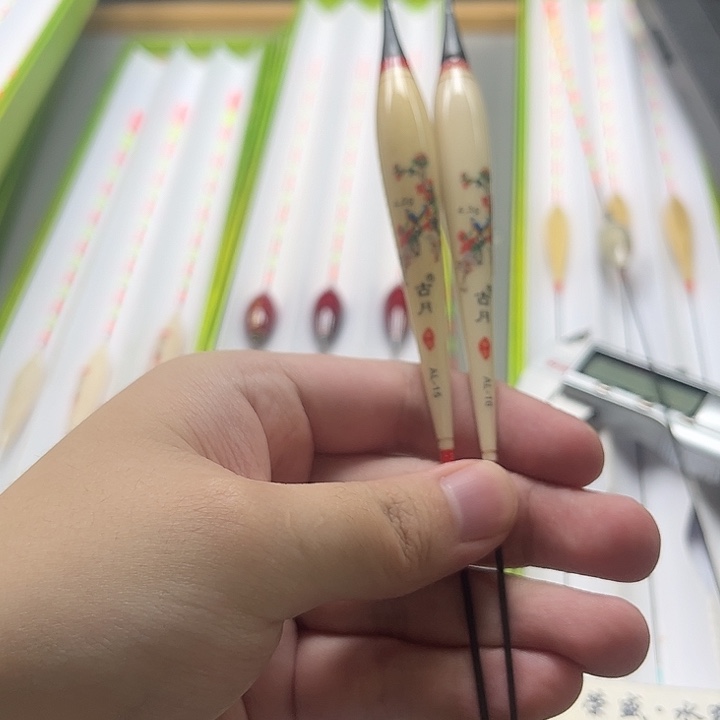 芦苇古月 60长4.0  4.3克各一支