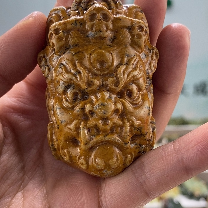 透闪石质玉把件未镶嵌有瑕
