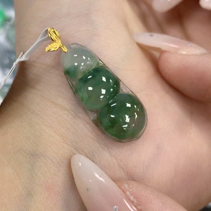 老***民翡翠18K金镶嵌颈饰