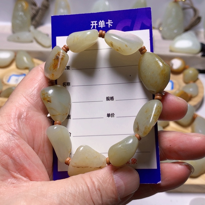 和田玉（白玉）手串未镶嵌M***o