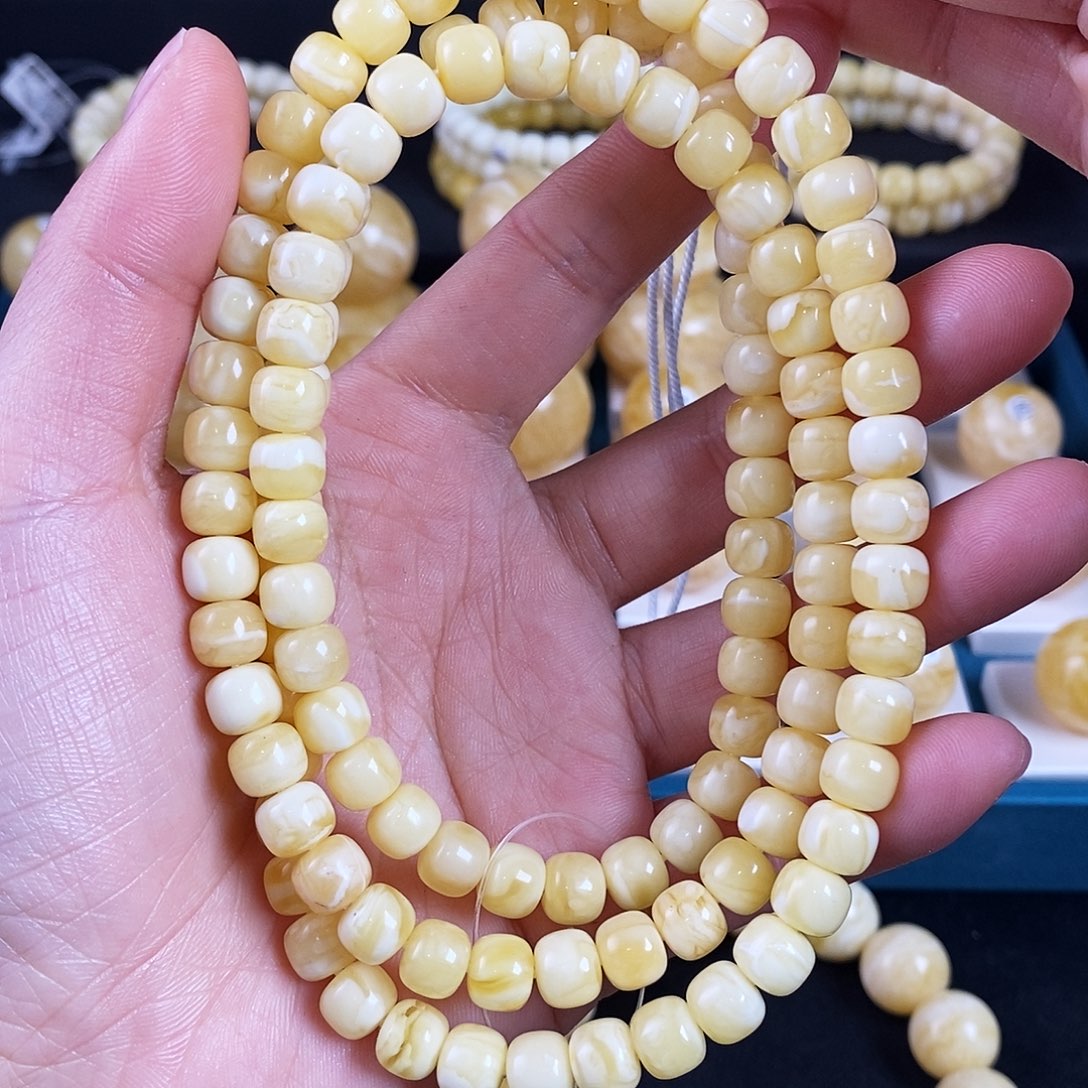 蜜蜡珠宝奇石未镶嵌