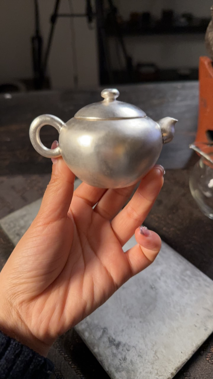 卢阳手作 银釉陶壶