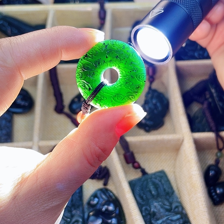 蛇纹石玉未镶嵌挂件