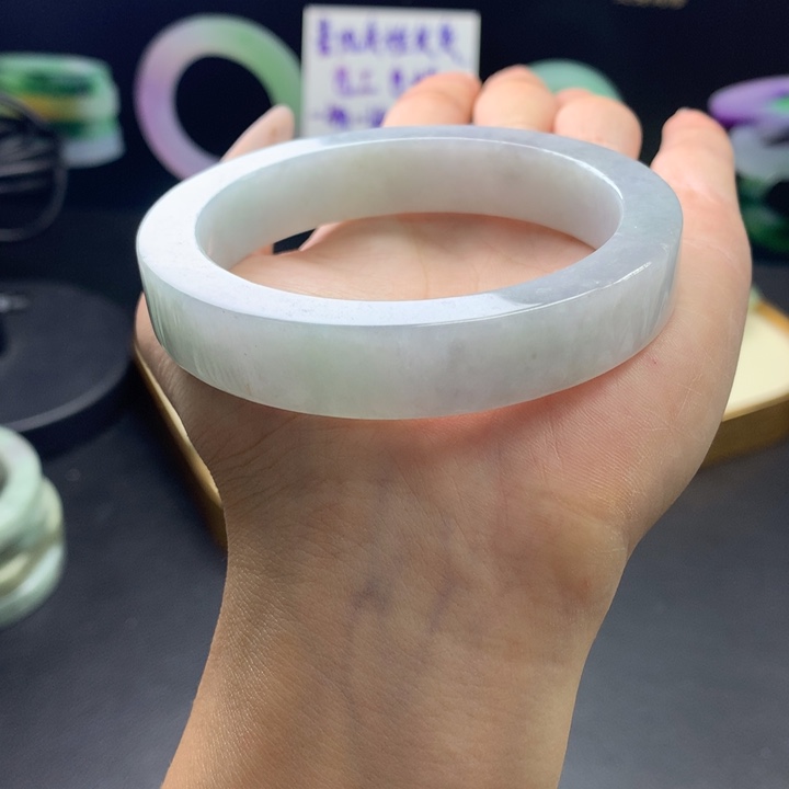 未镶嵌翡翠手镯定制翡翠