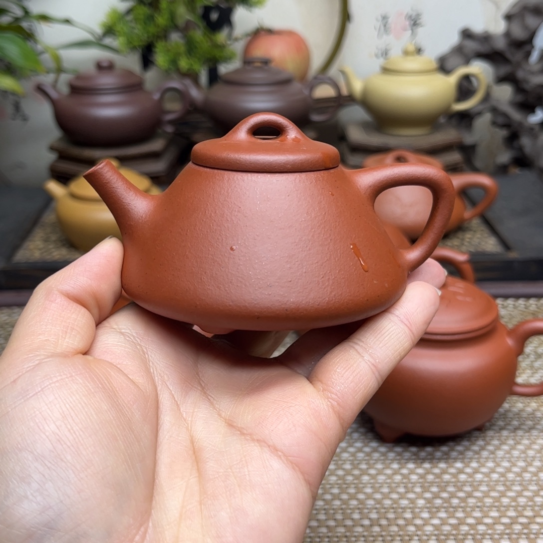 Q***度紫砂茶壶大红泥全手150毫升左右
