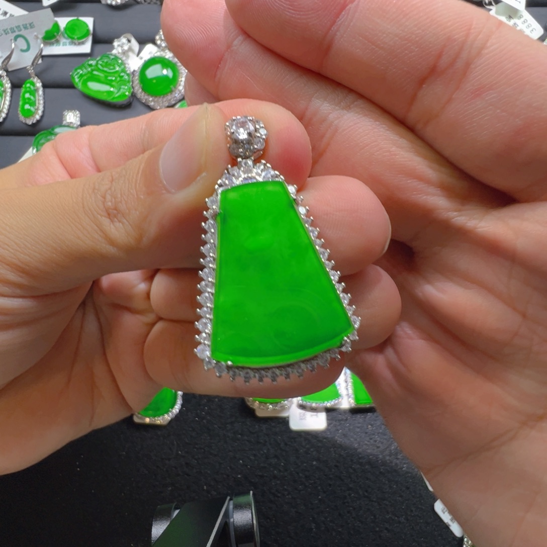 翡翠银S925镶嵌颈饰