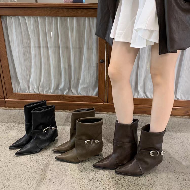 欧美辣妹风尖头坡跟裤管靴女2025秋冬新款时髦百搭皮带扣瘦瘦靴潮