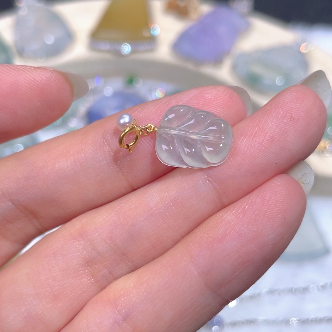 颈饰18K金镶嵌翡翠翡翠