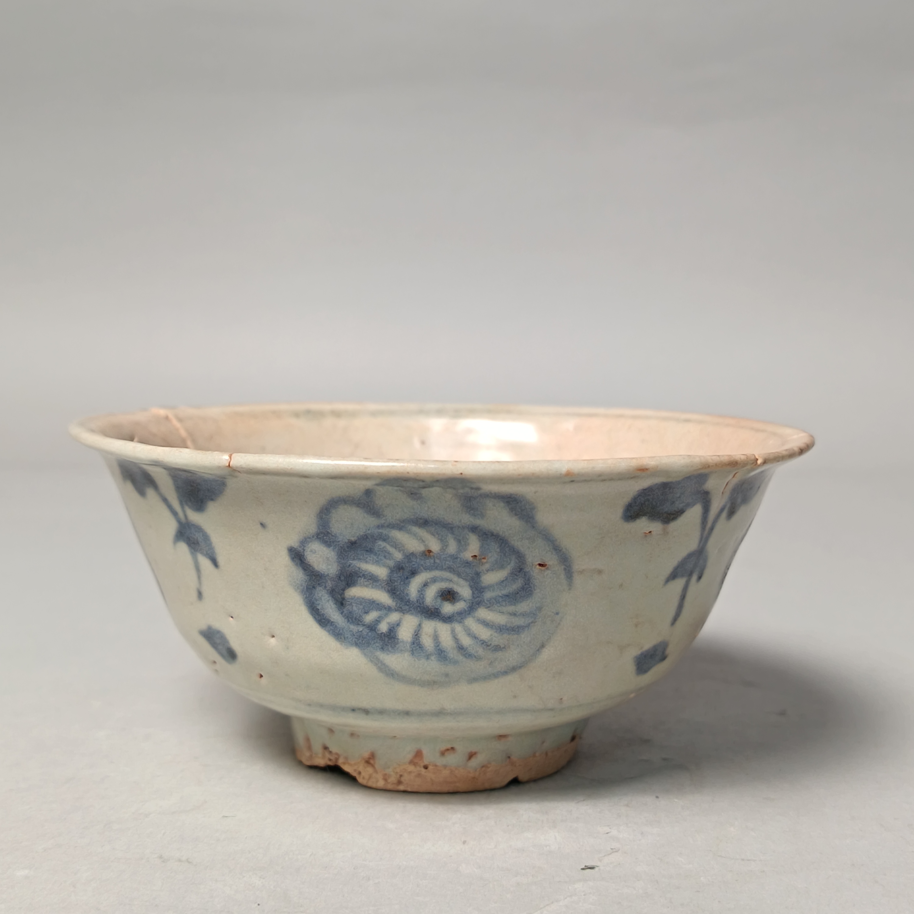 【010031044】BJ 明空白期 青花花卉碗