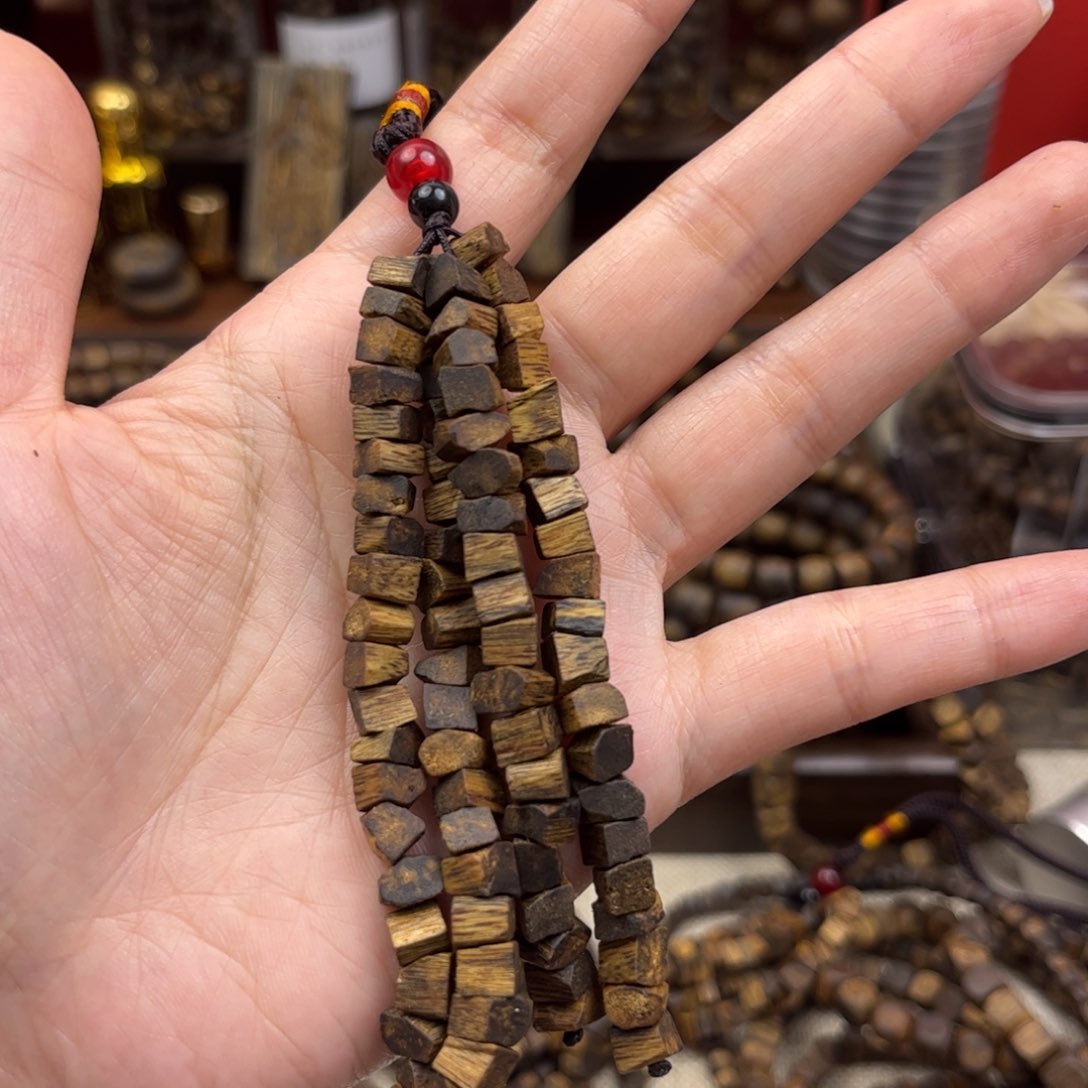 沉香碎屑奇楠车挂件